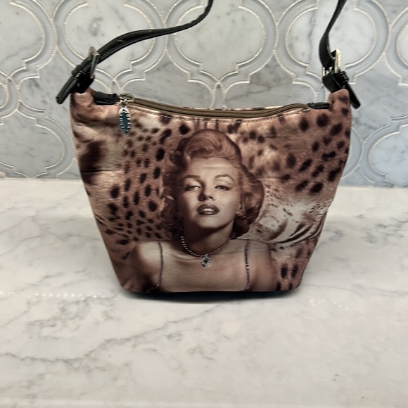 Marilyn Monroe Leopard Print Shoulder Bag - Picture 2 of 7